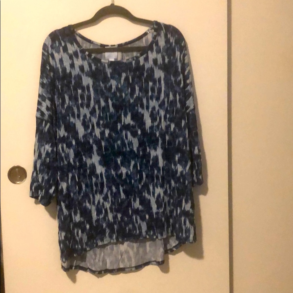 Blue blouse with 3/4 length sleeves